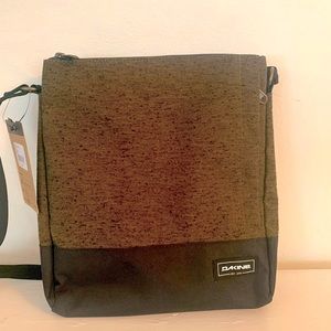 Dakine- NWT crossbody
